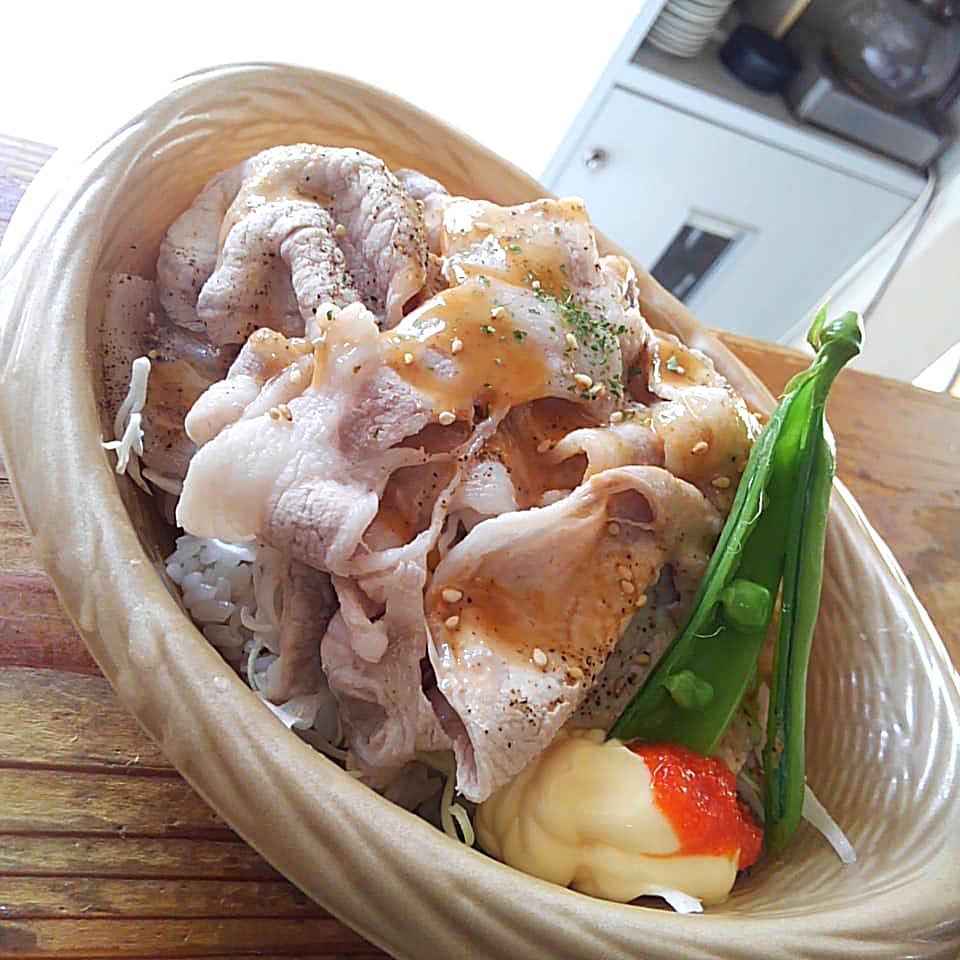 昼ごはん 夜カフェ Roost 負けるな小山