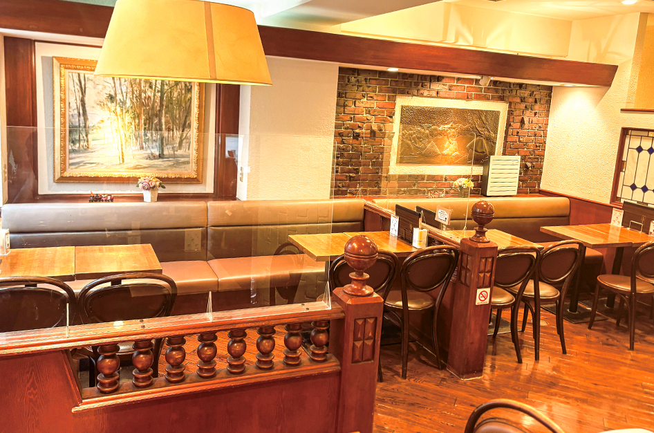 カフェコロラド小山駅前店 店内